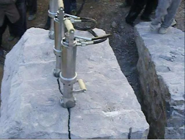 Powerful Rock Stone Splitting Machine for Cracking