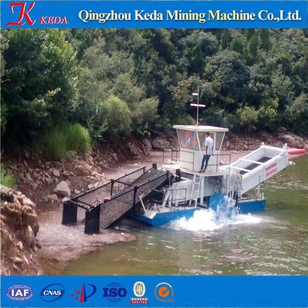 Weed Cutting Dredger Used in Water