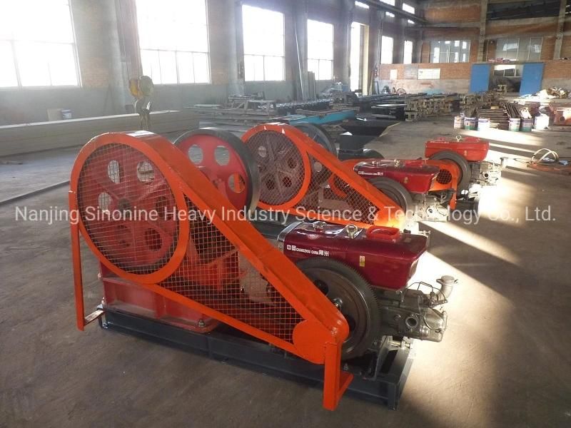 Small Capacity Mobile PE200X300 PE250X400 Diesel Engine Stone and Rock Jaw Crusher for Gold, Limestone with Spare Parts