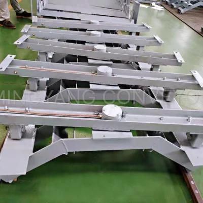 Self-Aligning Frame Transition Frame with Guide Rollers of Gravity Conveyor