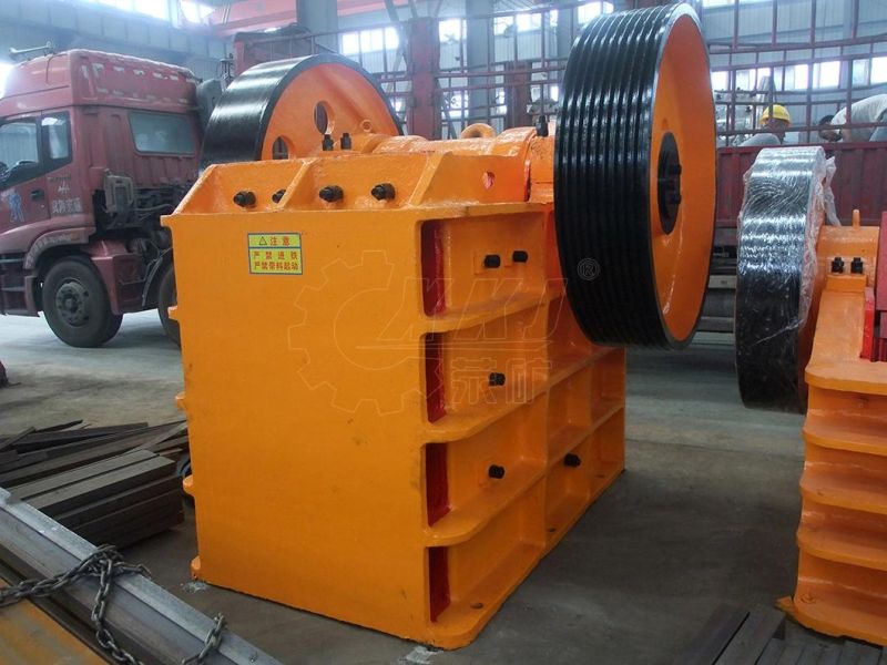 Stone Crushing Machine Plant Track Mobile Stone Jaw Crusher