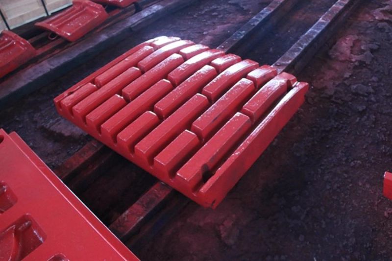 Jaw Crusher Parts Plate Mn13 Swing Jaw Plate