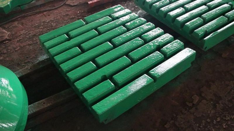 Jaw Crusher Parts Plate Mn13 Swing Jaw Plate