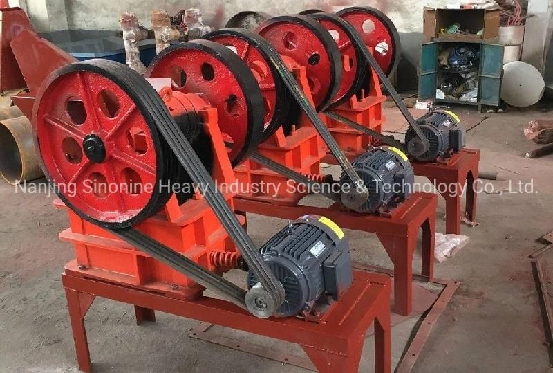 Small Capacity Mobile PE200X300 PE250X400 Diesel Engine Stone and Rock Jaw Crusher for Gold, Limestone with Spare Parts