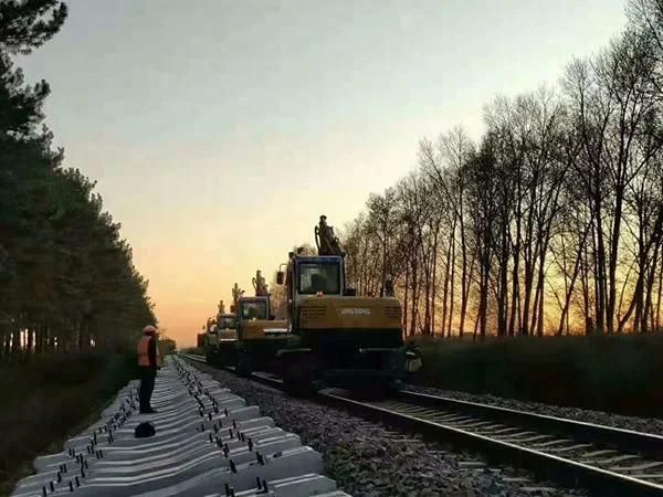 Rail Road Car Railroad Track Equipment Excavator Running on Rail