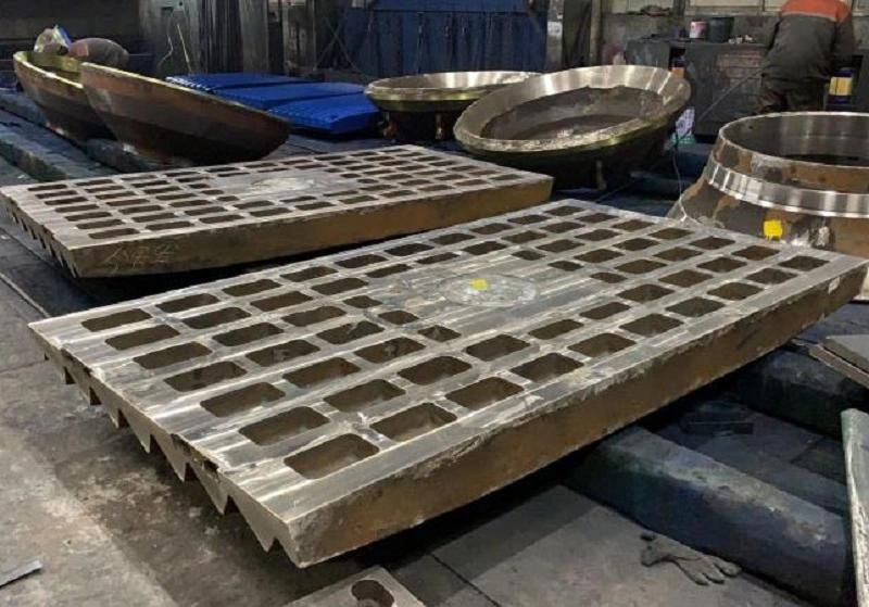 Mining Machine Parts Mn18cr2 Swing and Fixed Jaw Plate and Movable Jaw Plate Casting