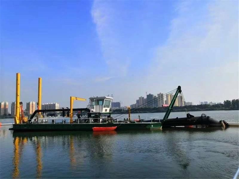 Lake Sediment Cleaning Sand Pumping Boat Cutter Suction Dredger Machine
