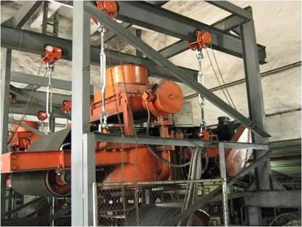 Oil Forced Circulation Self-Cleaning Electromagnetic Separator in China