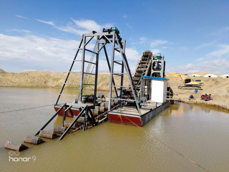 2019 100m3/Hour Bucket Chain Gold Dredger for Selecting and Panning Gold